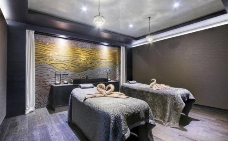 Spa room.jpg