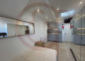 Flat 18, 1