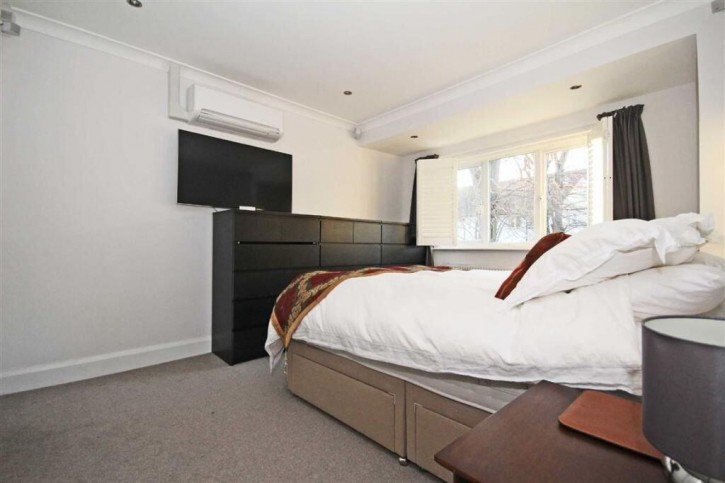 Master bedroom.jpg