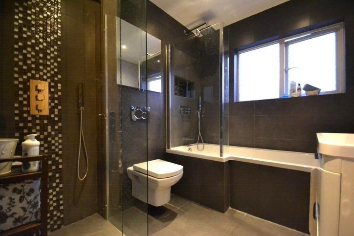 Bathroom 1.jpg
