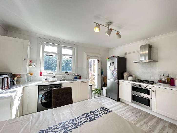 Kitchen 3.jpg