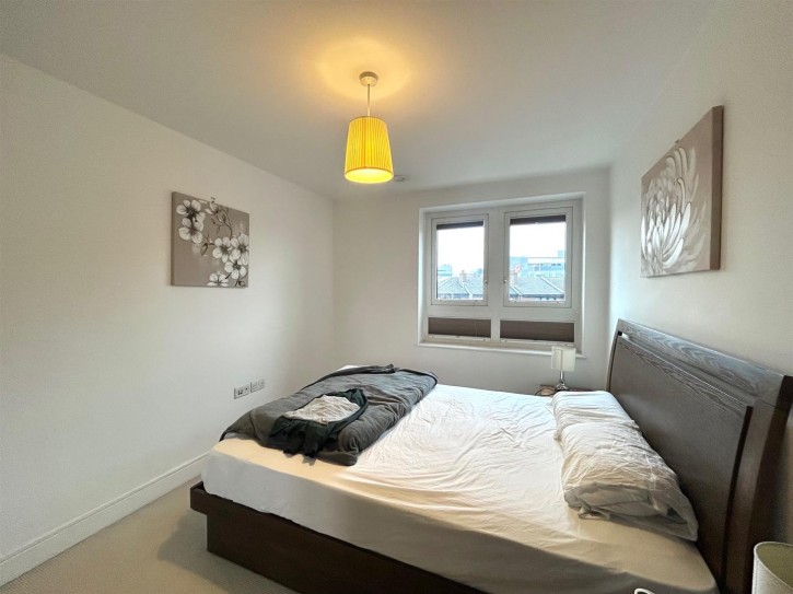 Bedroom 1.jpg