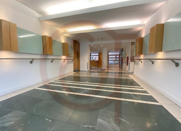 Entrance hallway.jpg