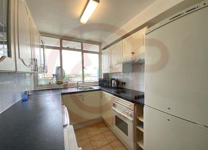 Kitchen 1.jpg