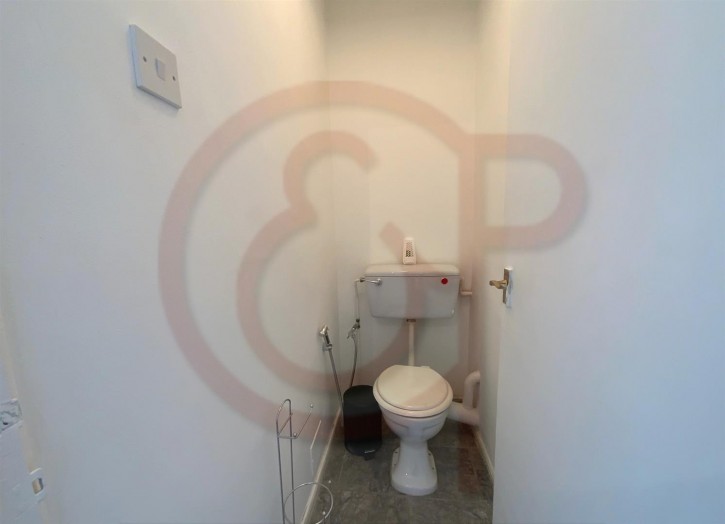 Toilet.jpg