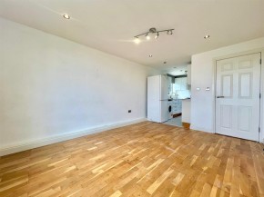 25 Robinson Court