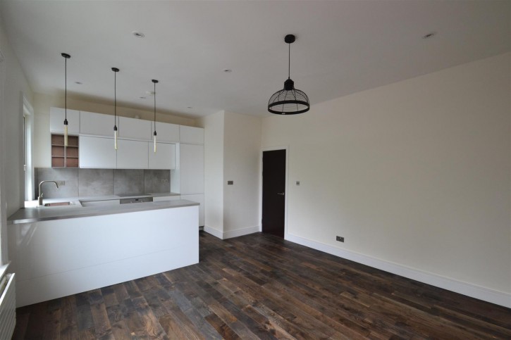 10 Haven Green 2nd - 3rd Floor - W5 (32).JPG