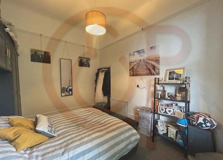 Bedroom 1.jpg