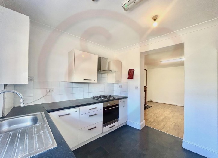 Kitchen 1.jpg