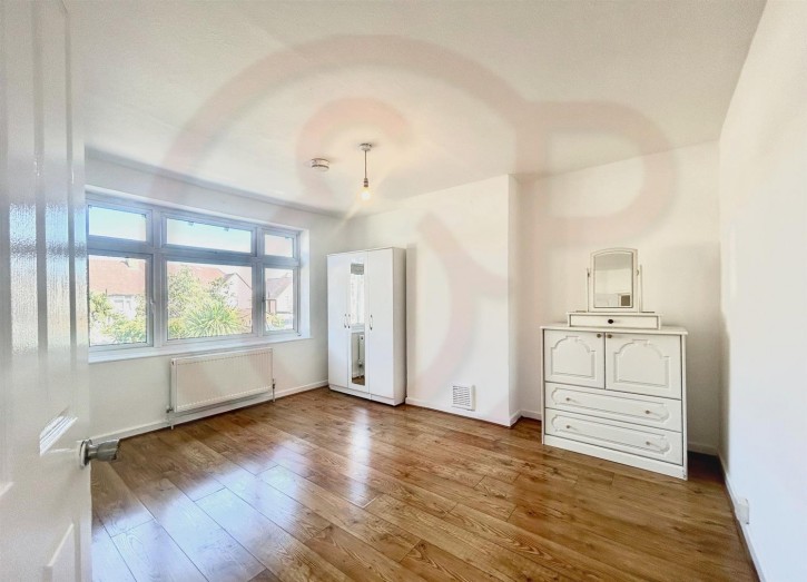 Bedroom 1-1.jpg