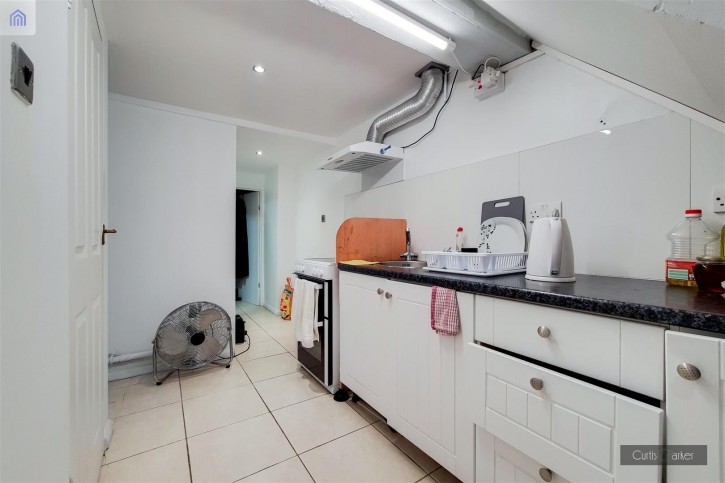 6_Kitchen 3-0.jpg