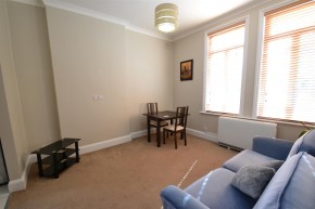 Pierrepoint Road