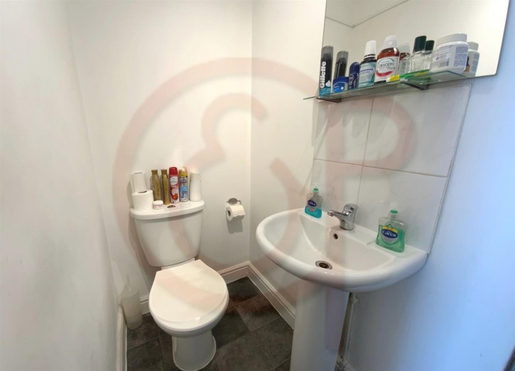 Bathroom 2.jpg