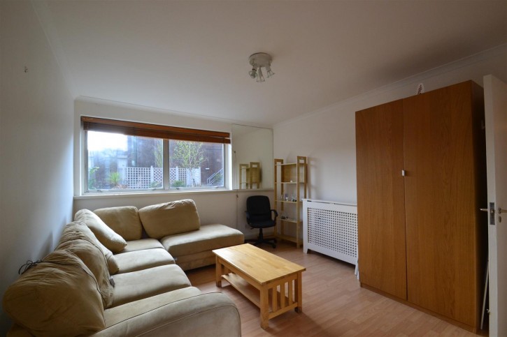 Parkgate Road, Battersea, SW11 - Photo 1