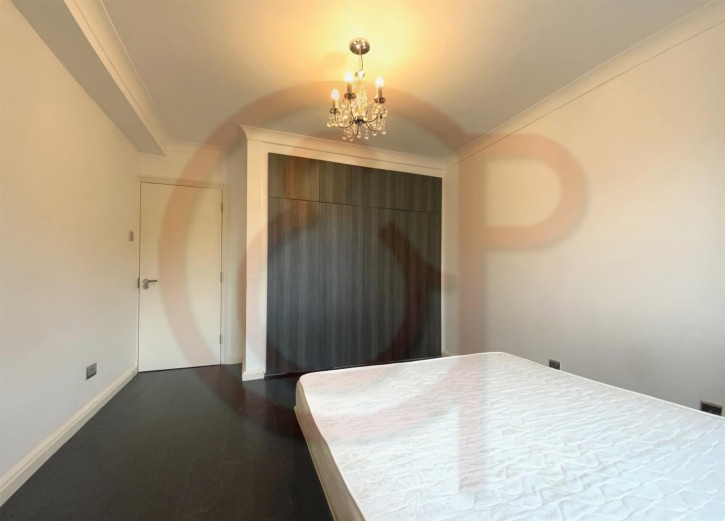 1st bedroom 2.jpg