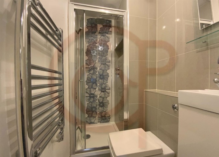 2nd bathroom.jpg