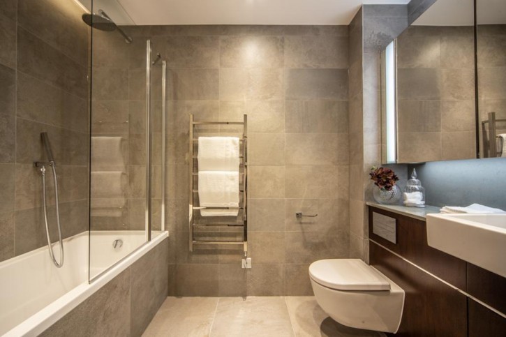 Family bathroom.jpg