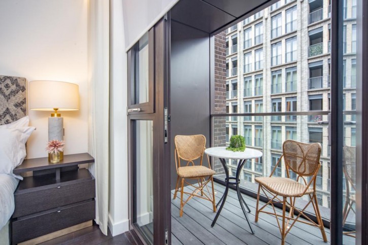 Balcony 2.jpg
